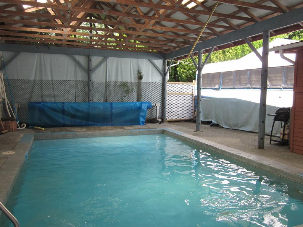 Oceanside Resort Powell River Bagian luar foto