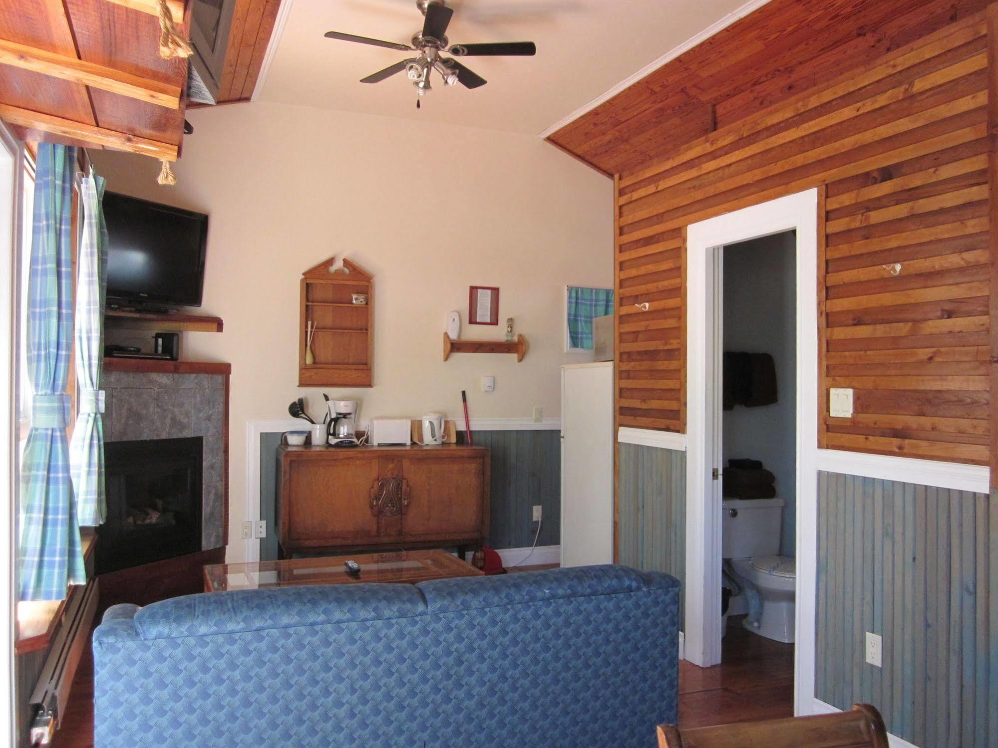 Oceanside Resort Powell River Bagian luar foto