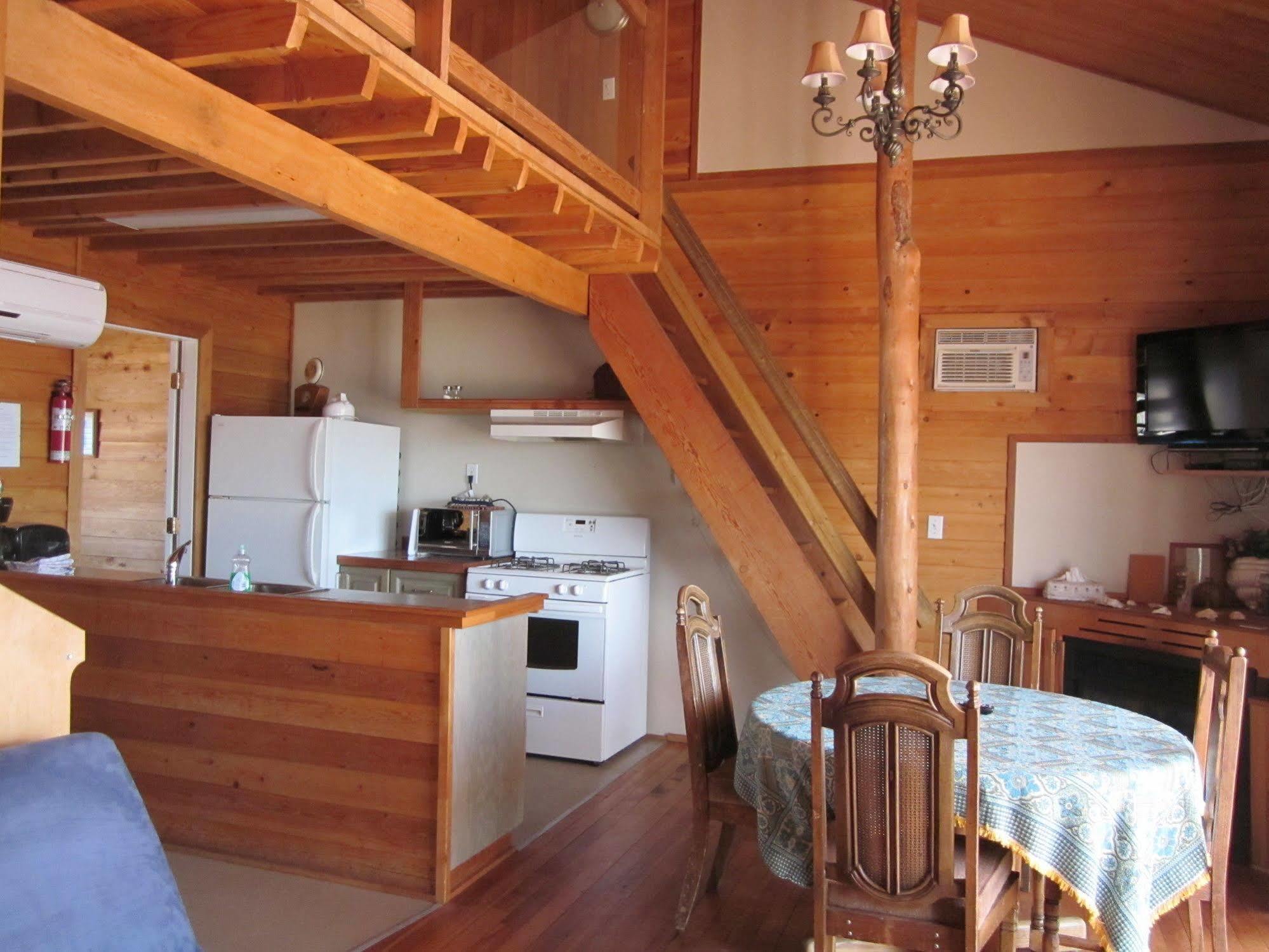 Oceanside Resort Powell River Bagian luar foto