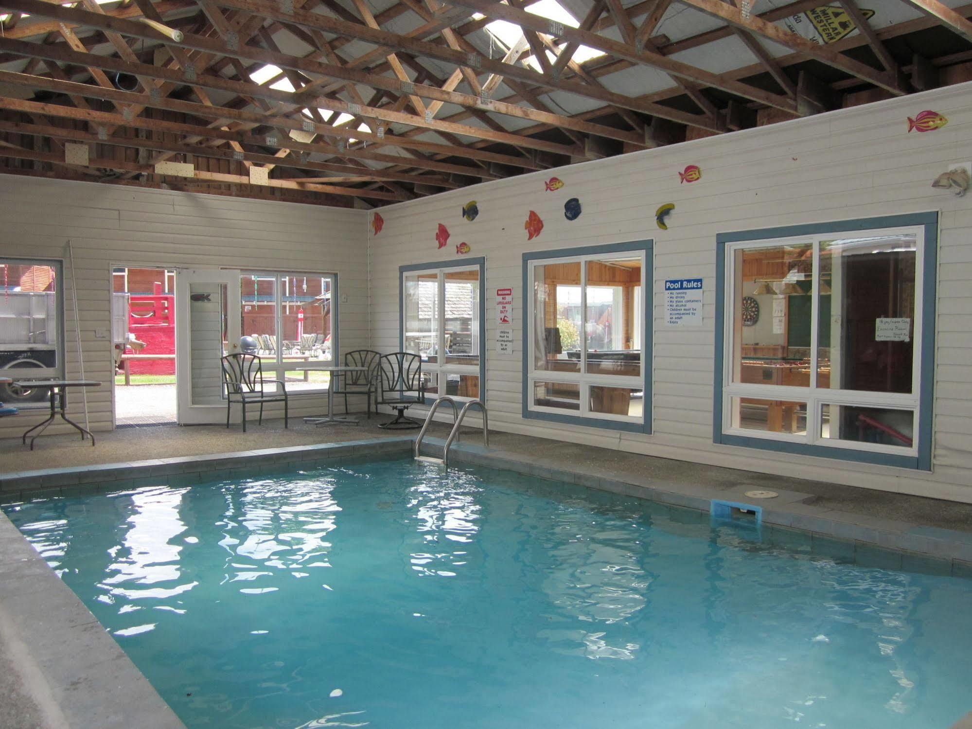 Oceanside Resort Powell River Bagian luar foto